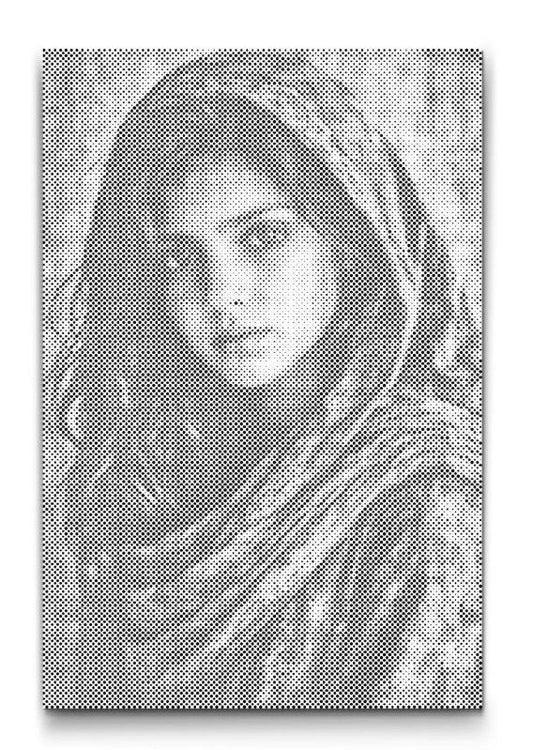 Zeitloses Frauenporträt in Schwarz Weiss als moderne Punktmalerei. Hochwertige Wandkunst für ruhige, stilvolle Wohnräume. Perfekt für minimalistische Interieurs.