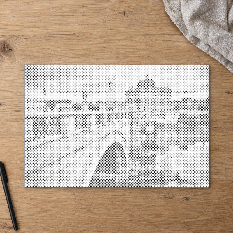 Stippenschilderij “Castel Sant'Angelo Rome”, van bovenaf op een werktafel bij zacht daglicht.