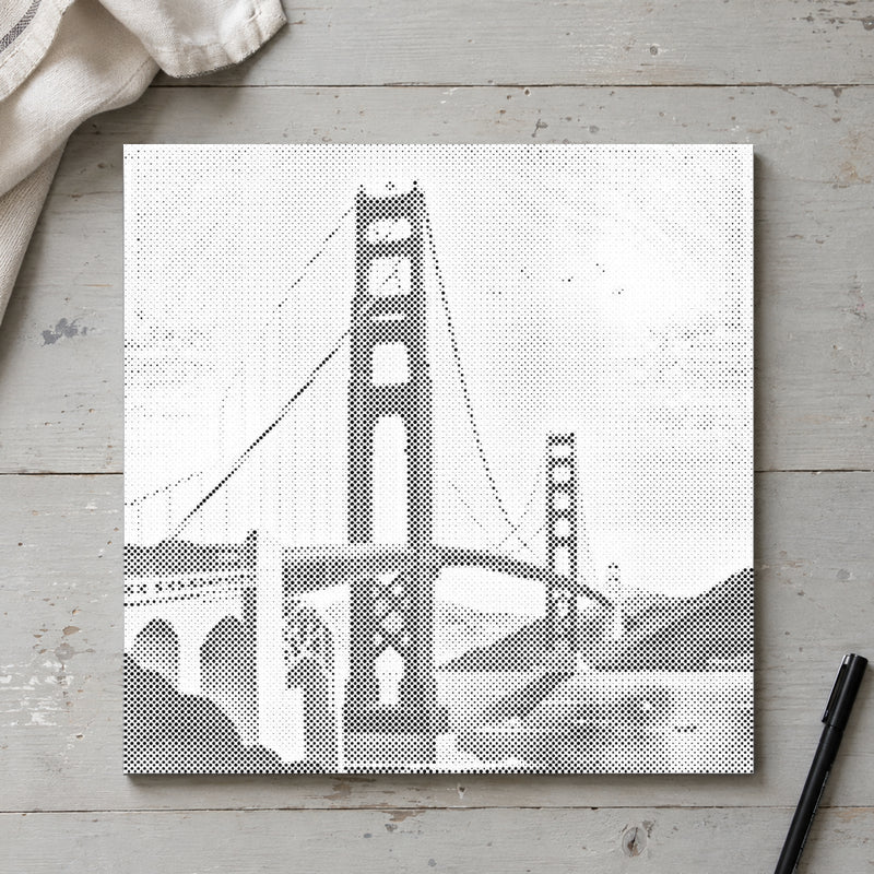 Stippenschilderij “Golden Gate Bridge”, van bovenaf op een werktafel bij zacht daglicht.