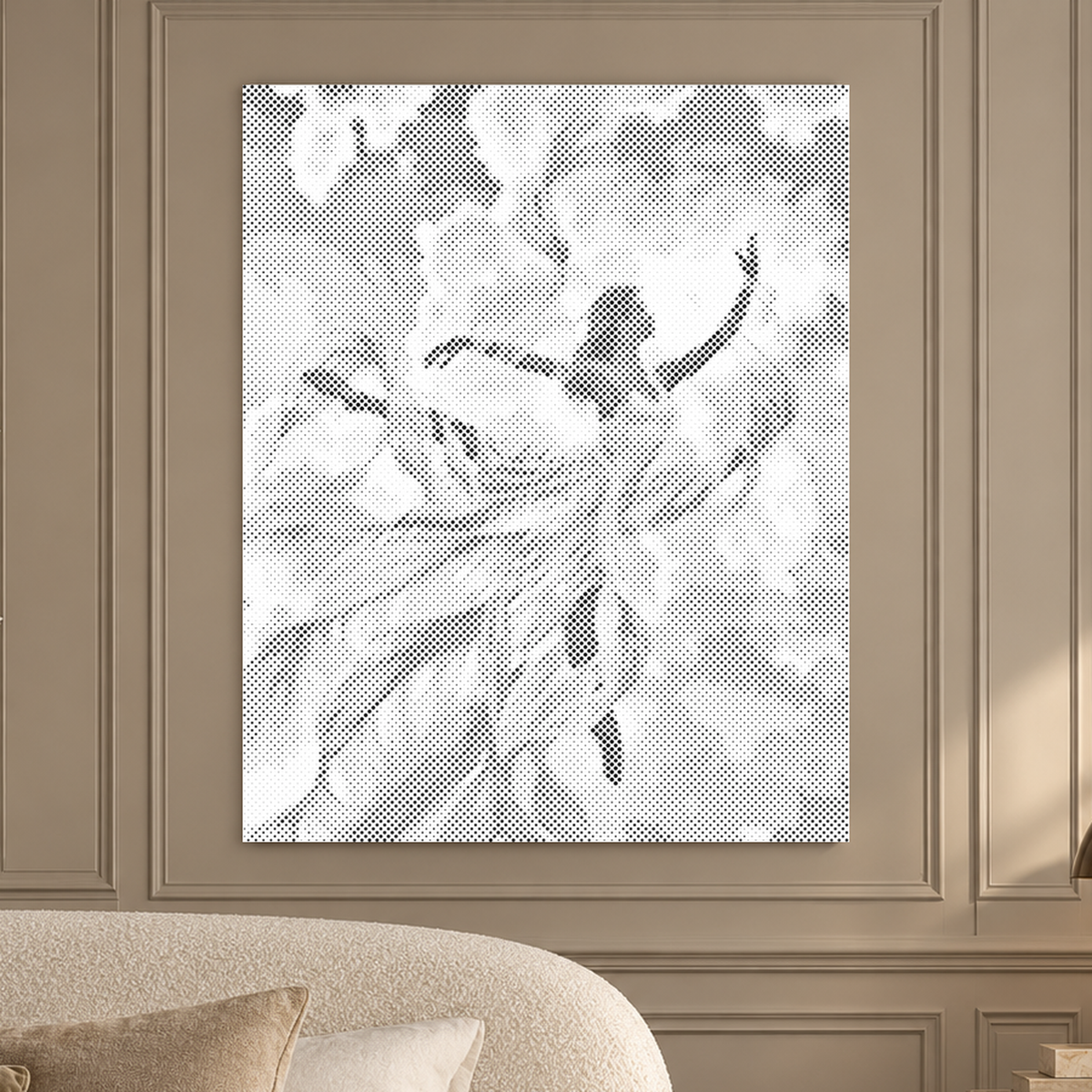Gratie in de wind als stippenschilderij van dichtbij in een luxe slaapkamer met greigekleurige wandpanelen.